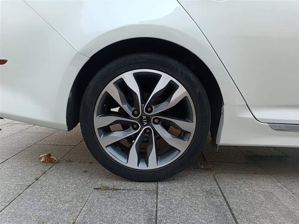 Kia K5 Kia K5