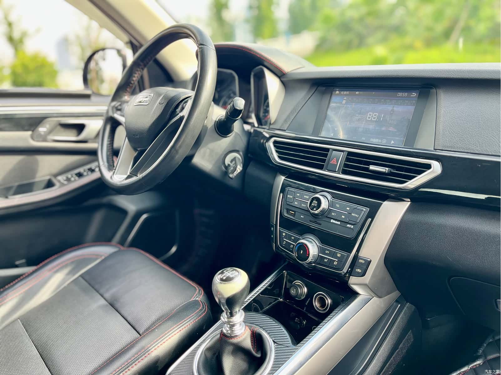 Zotye X5, 2015 16