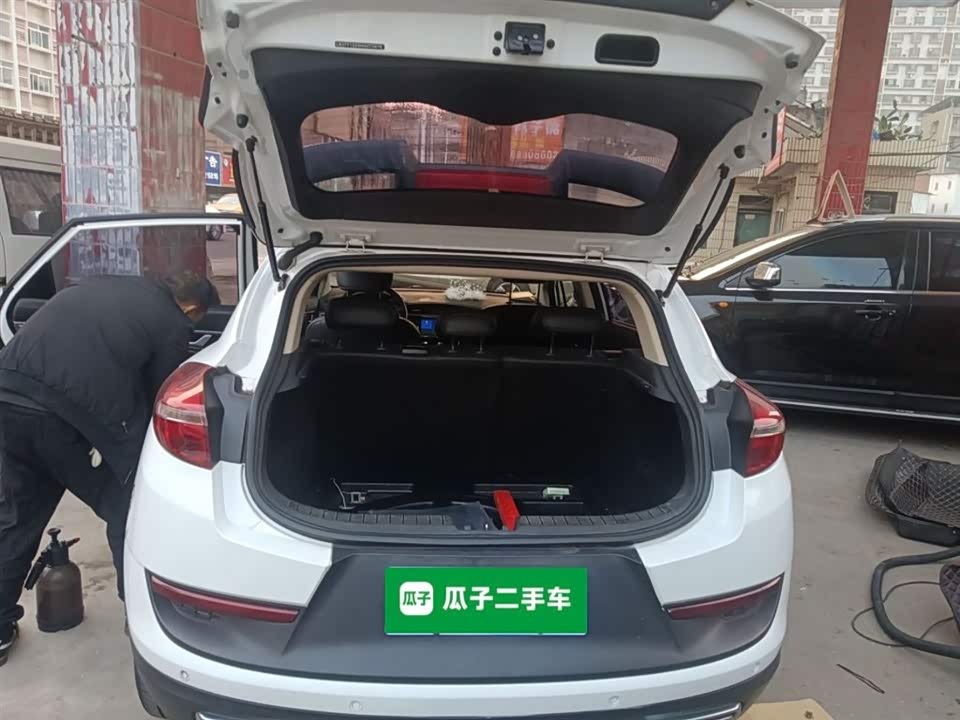 Geely Emgrand GS