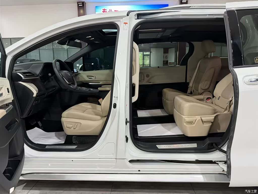 Toyota Granvia, 2024 8