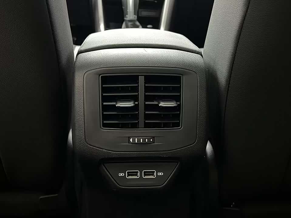 Volkswagen T-ROC exploring Songs