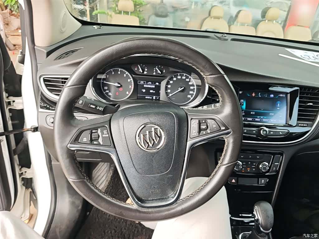 Buick Encore, 2017 11