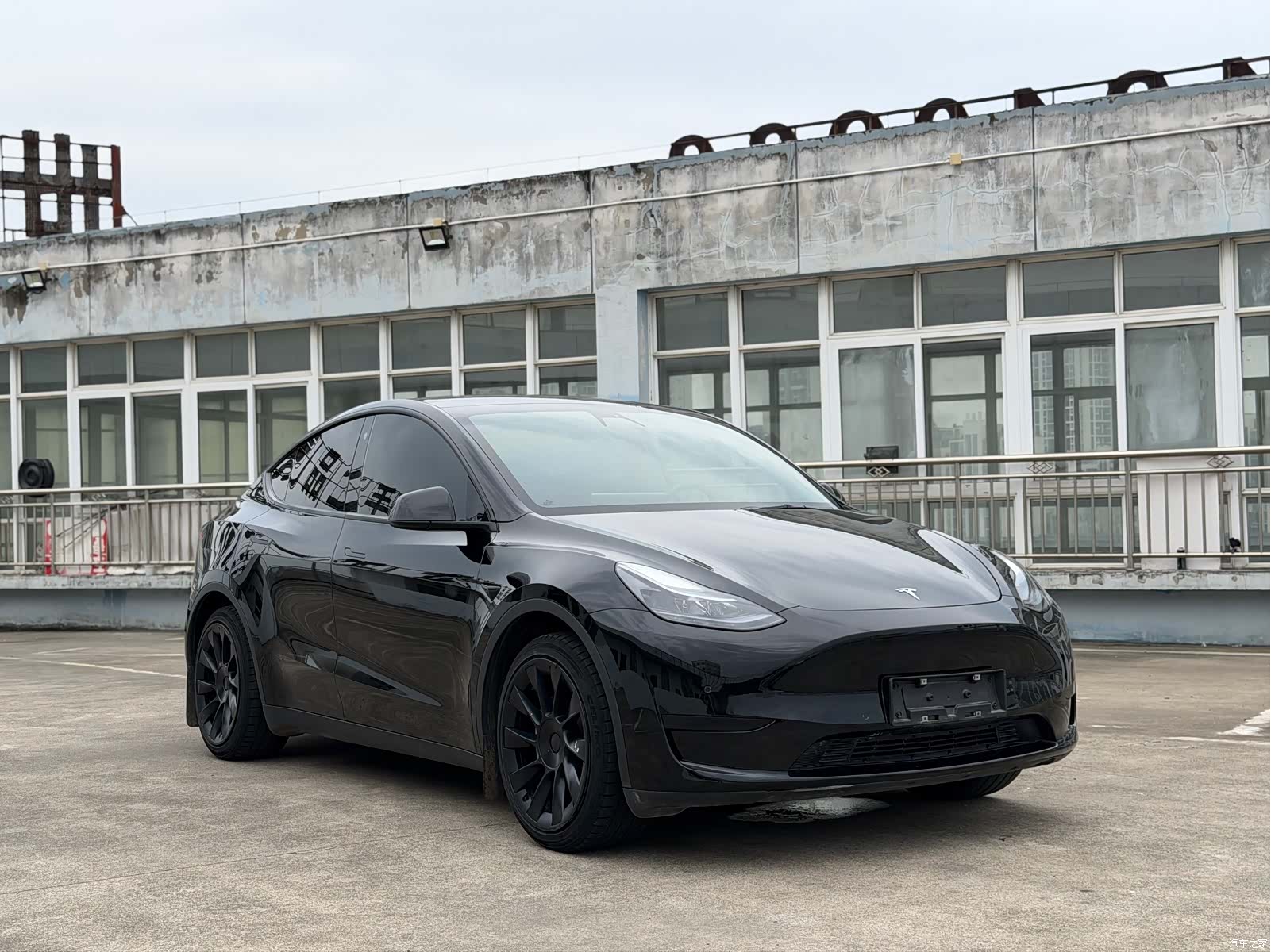 Tesla Model Y, 2023 3