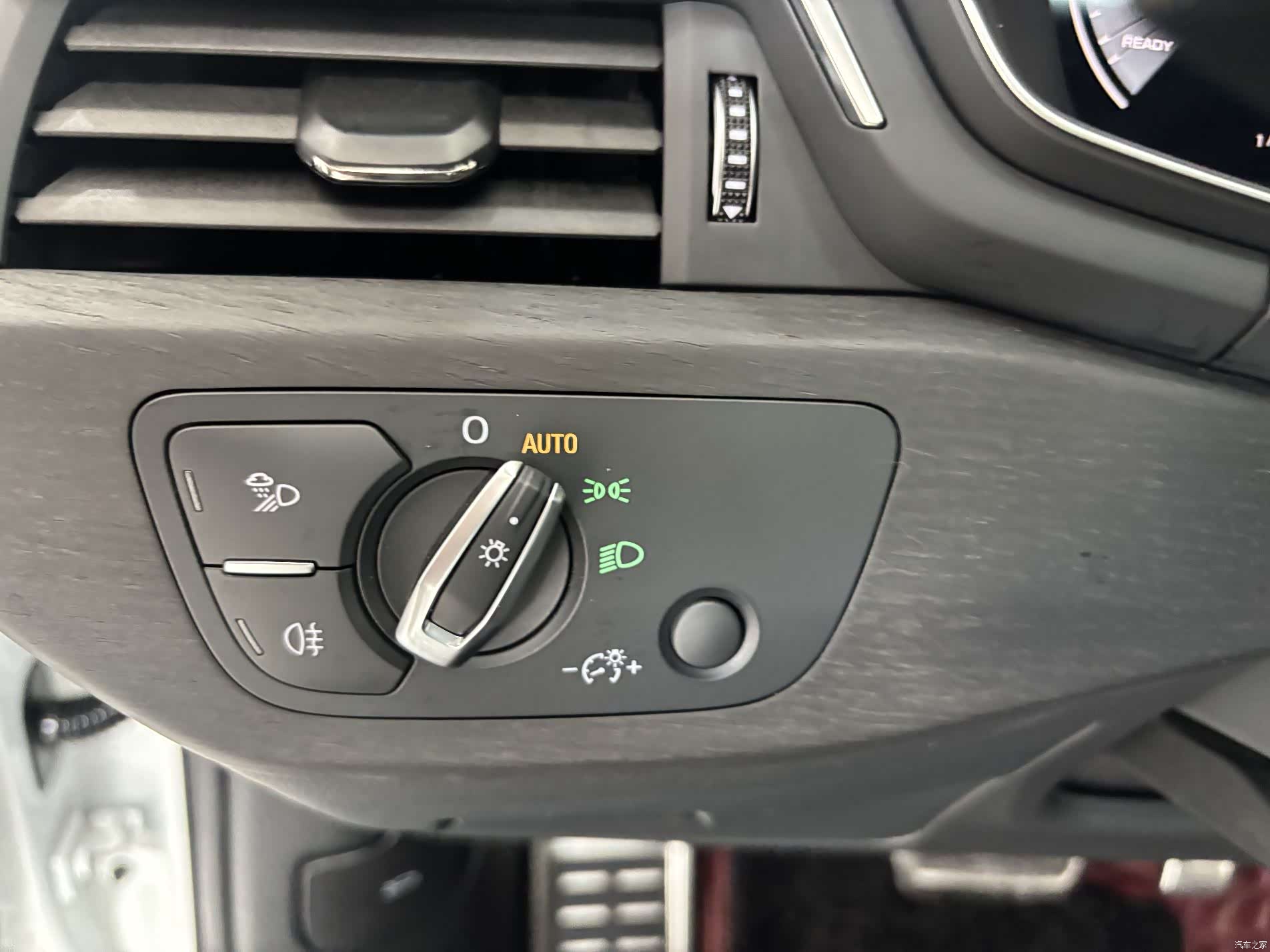 Audi A4L, 2024 15