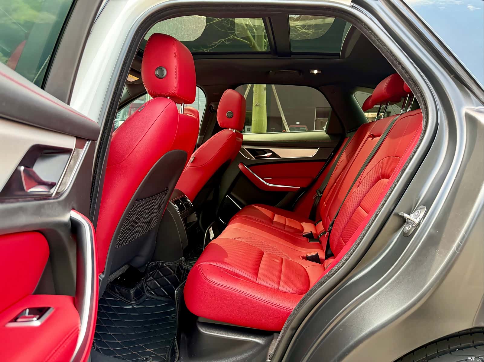 Jaguar F-PACE, 2021 19