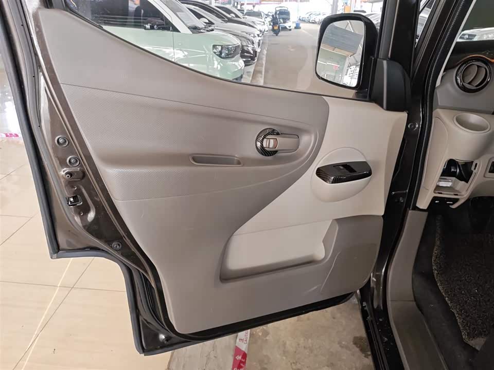 Nissan NV200 Nissan NV200