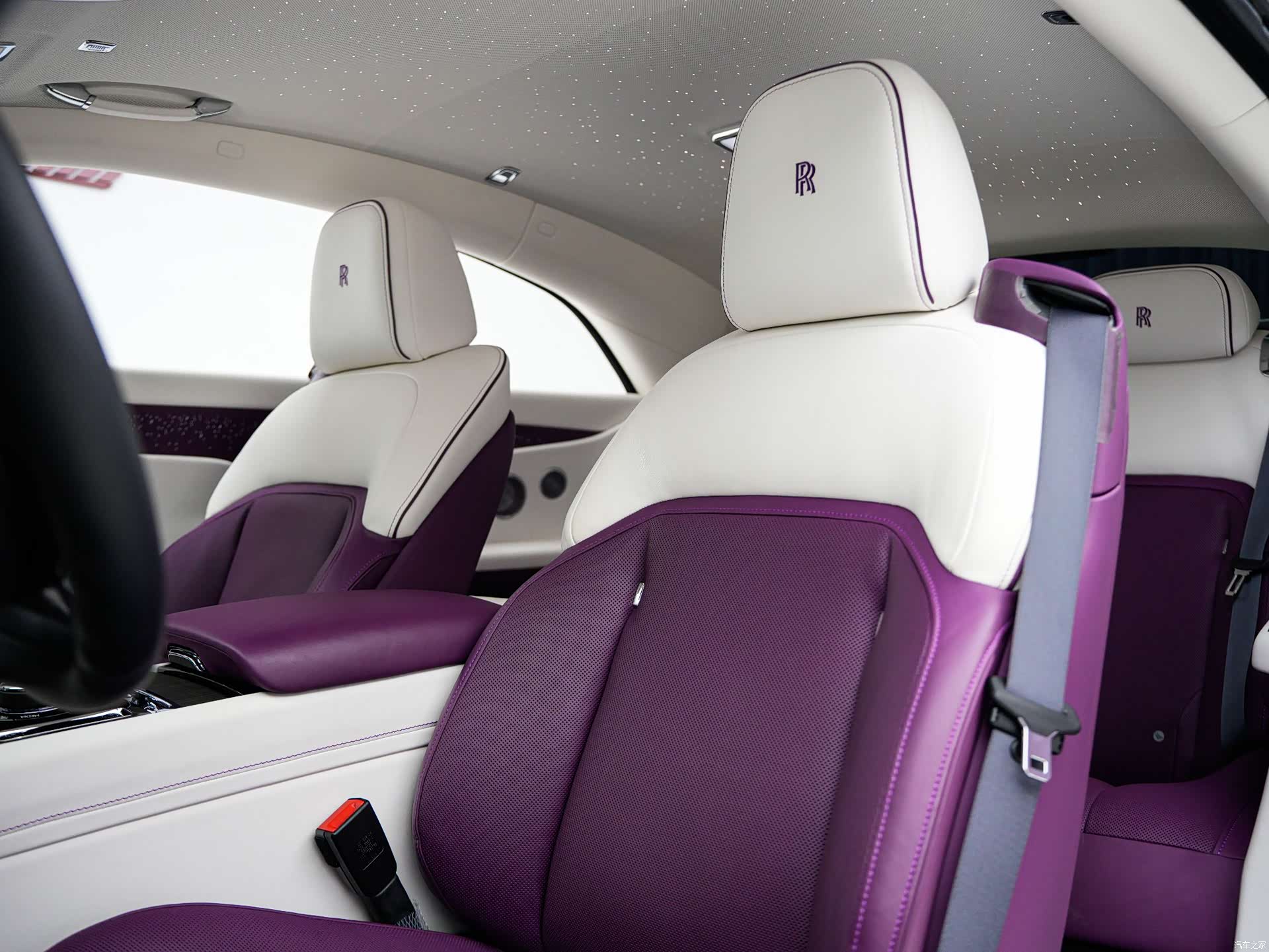 Rolls-Royce Spectre, 2025 7
