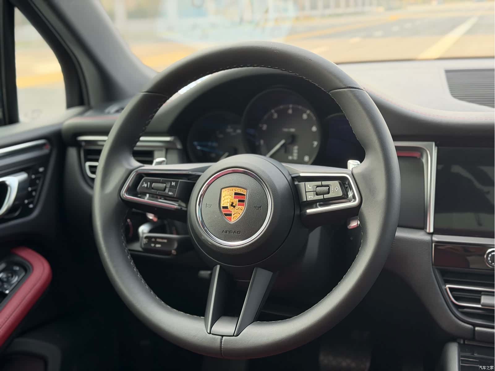 Porsche Macan, 2022 11