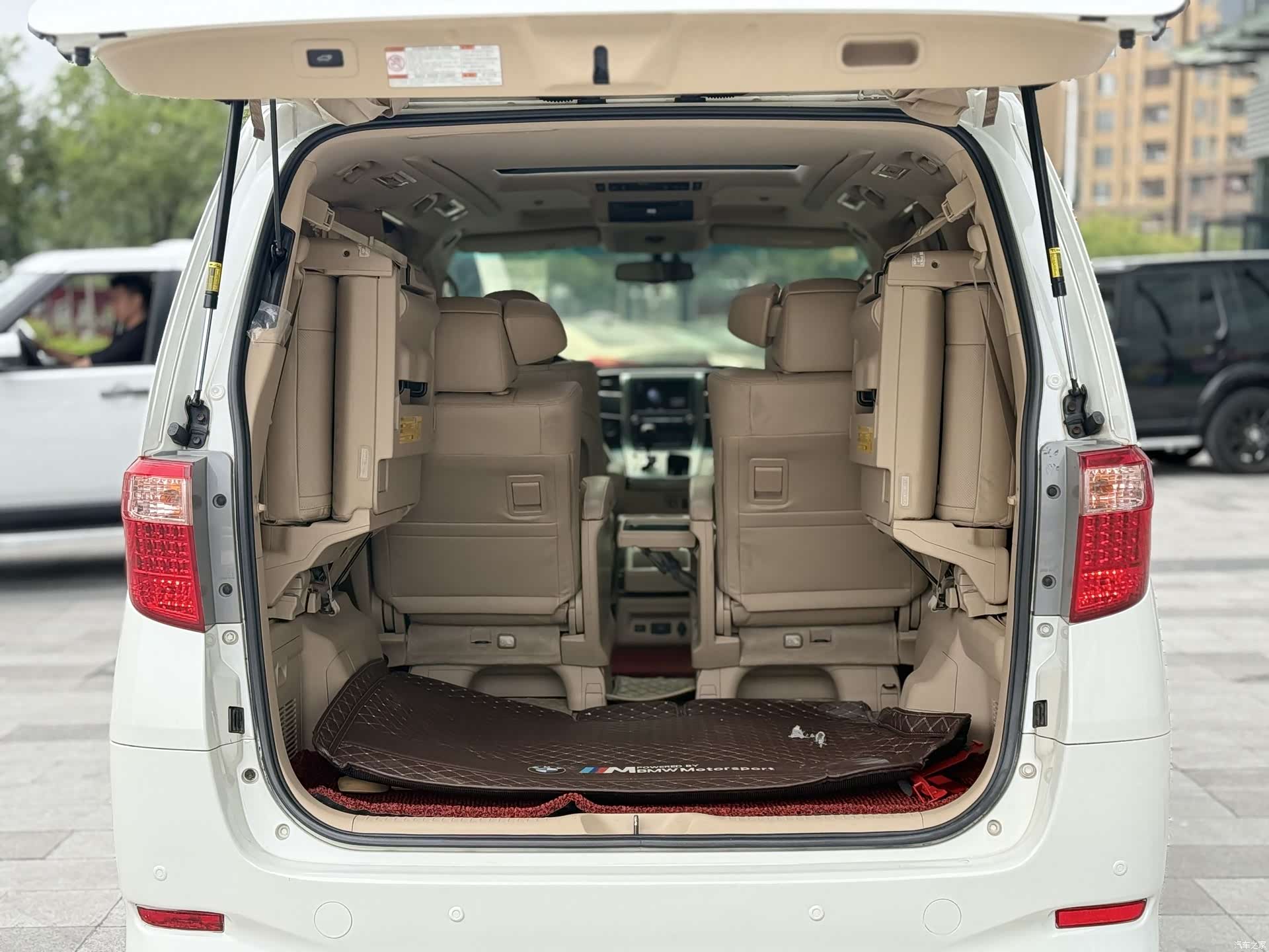 Toyota Alphard, 2015 21