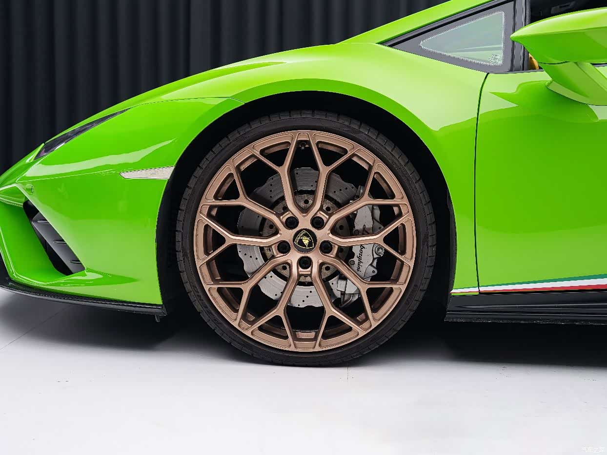 Lamborghini Huracán, 2019 все фото