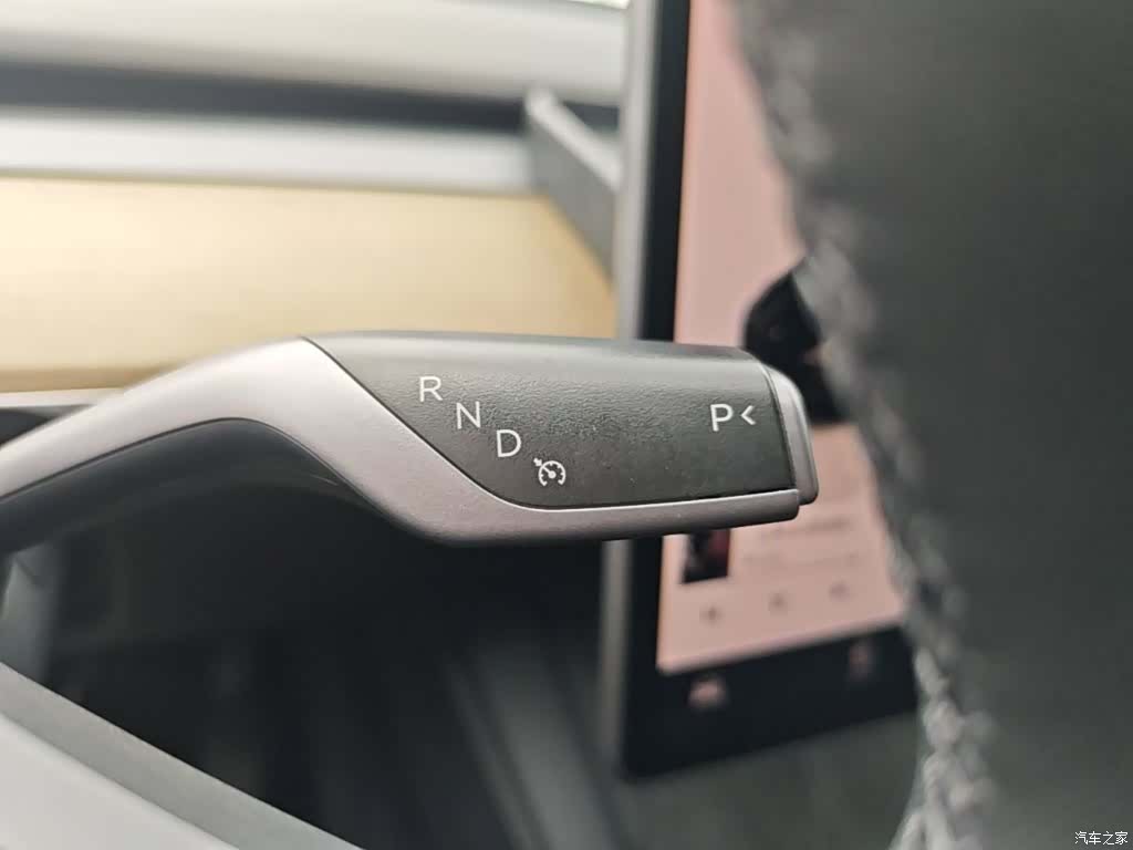 Tesla Model Y, 2023 14