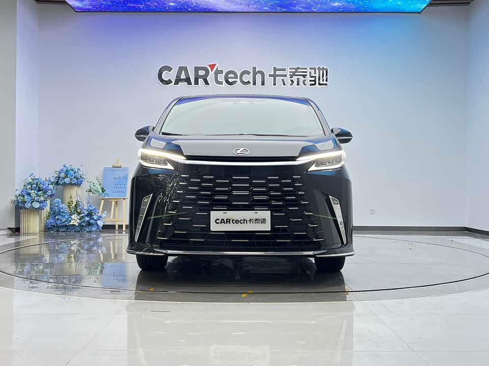 Lexus LM Lexus LM