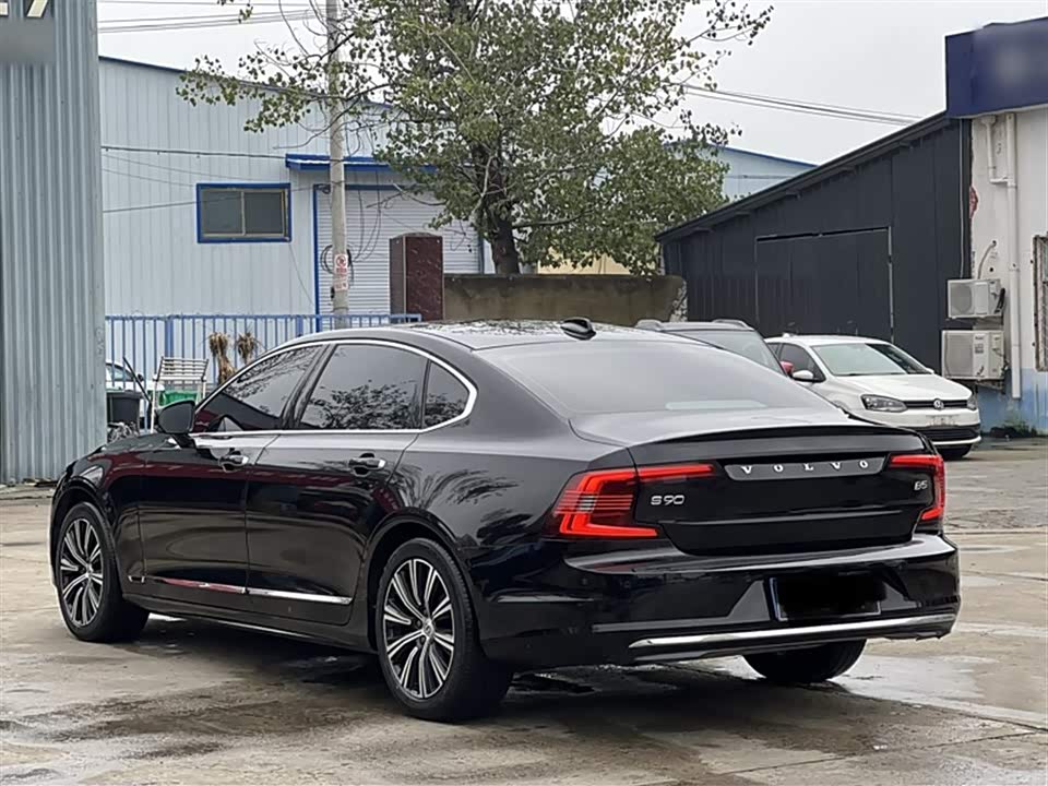 Volvo S90
