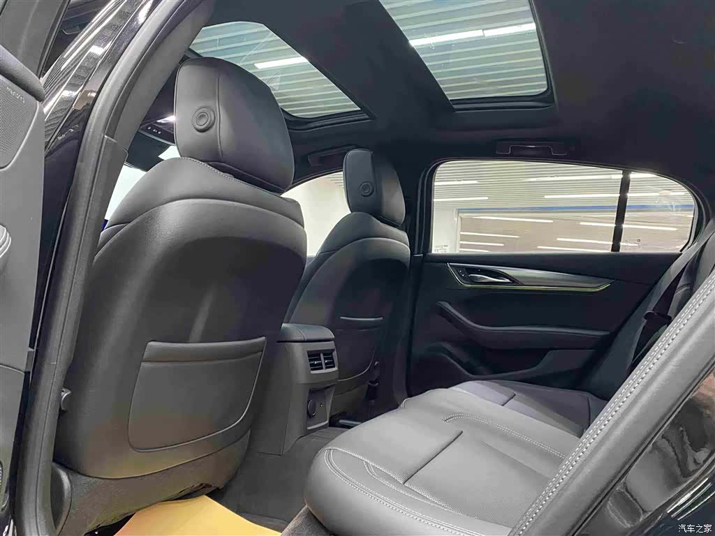 Cadillac CT5, 2025 23