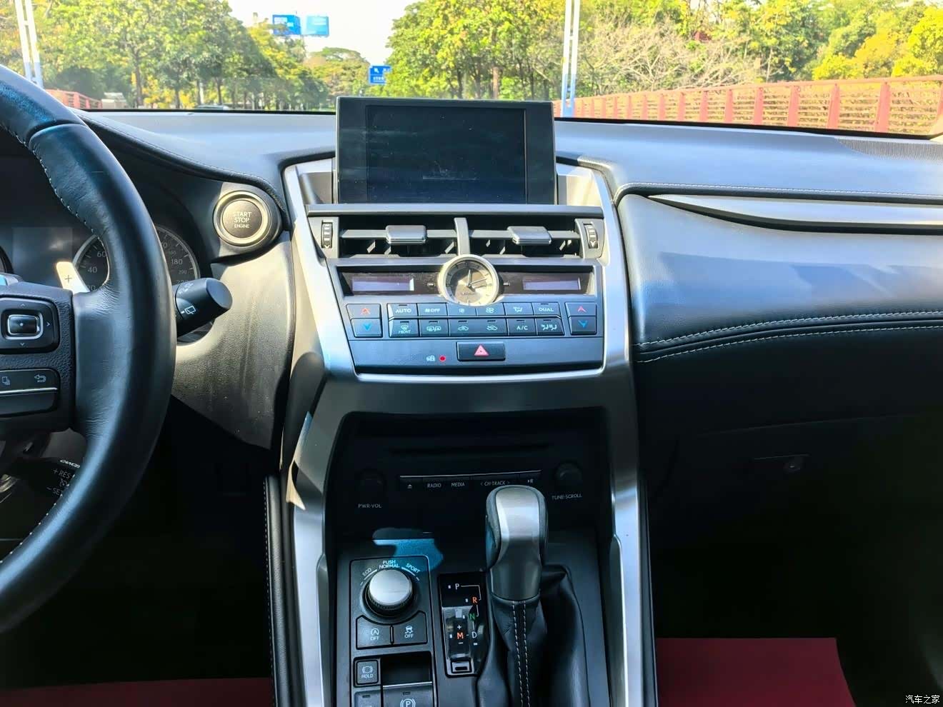 Lexus NX, 2016 10