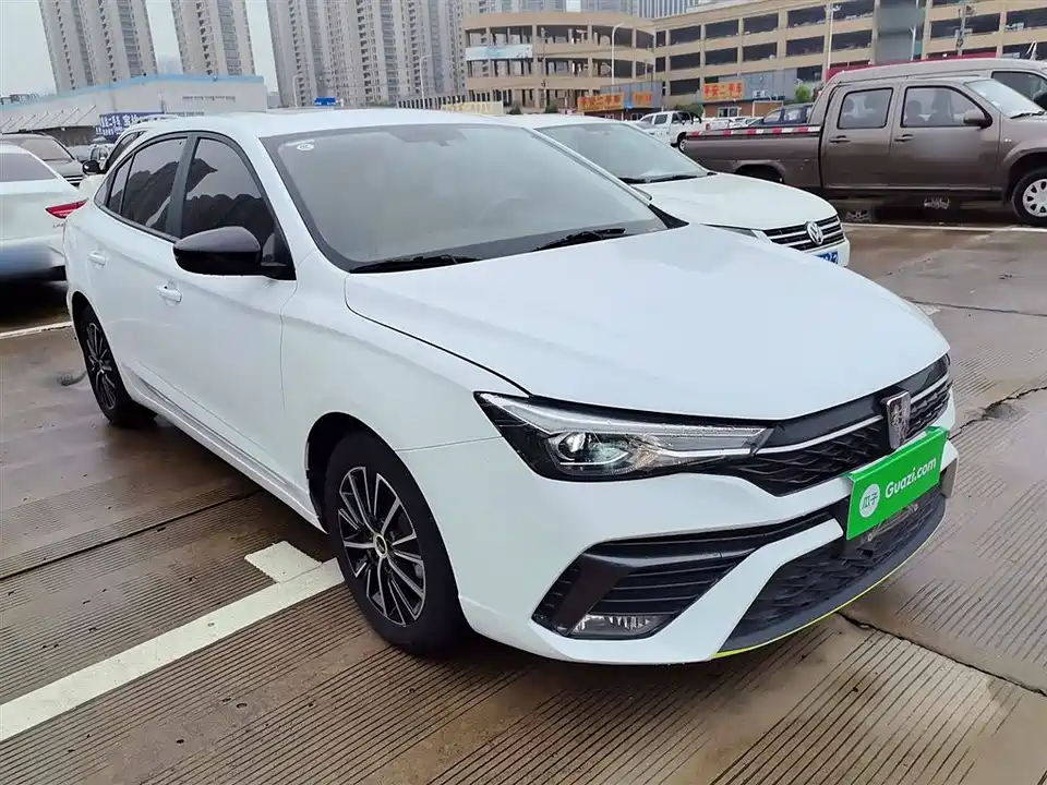 Roewe i5
