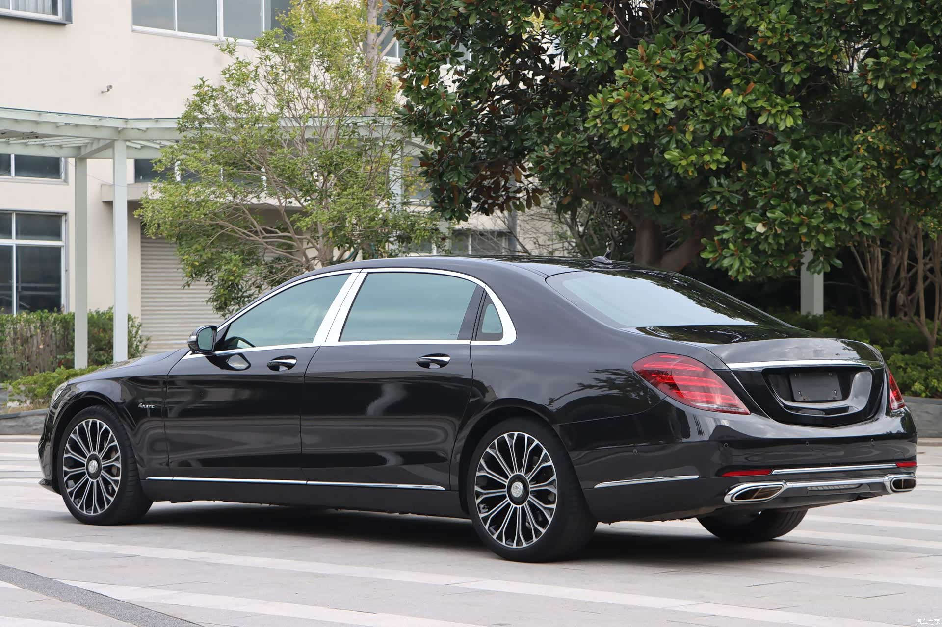 Maybach S-Class, 2020 4
