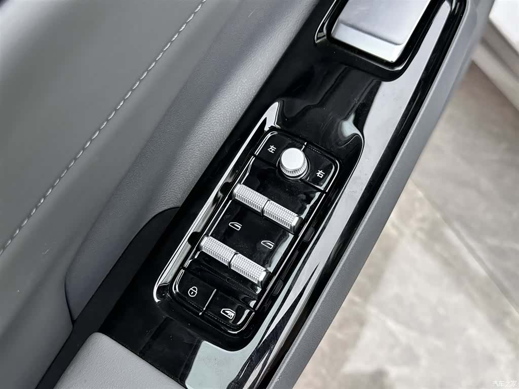 Geely Galaxy L7, 2025 14