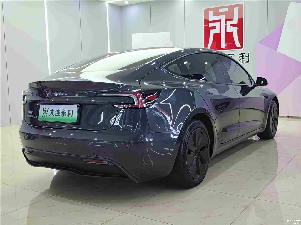 Tesla Model 3, 2024 4
