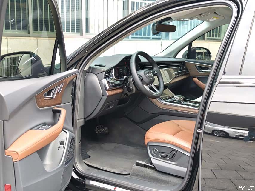 Audi Q7, 2023 все фото