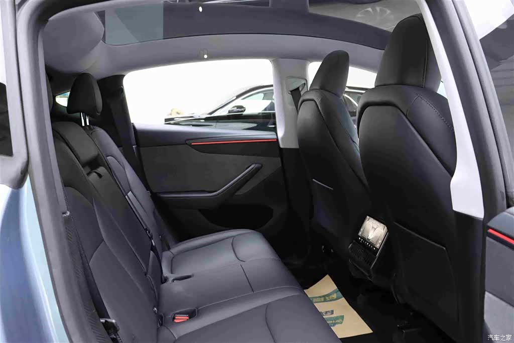 Tesla Model Y, 2025 14