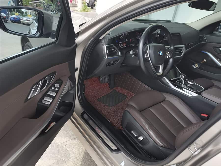 BMW 3 Series 2019, фото 16