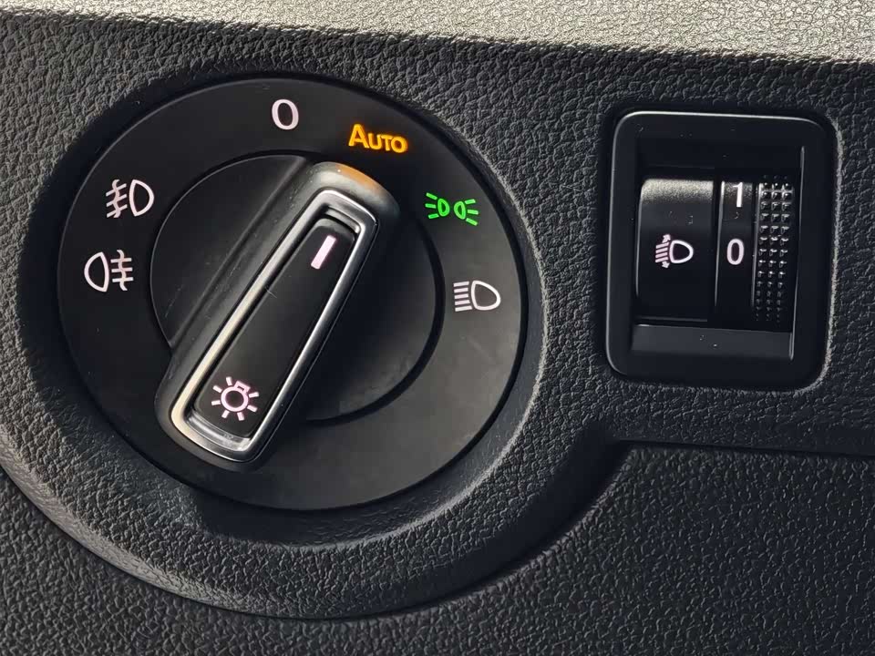 Volkswagen Exploring the shadow