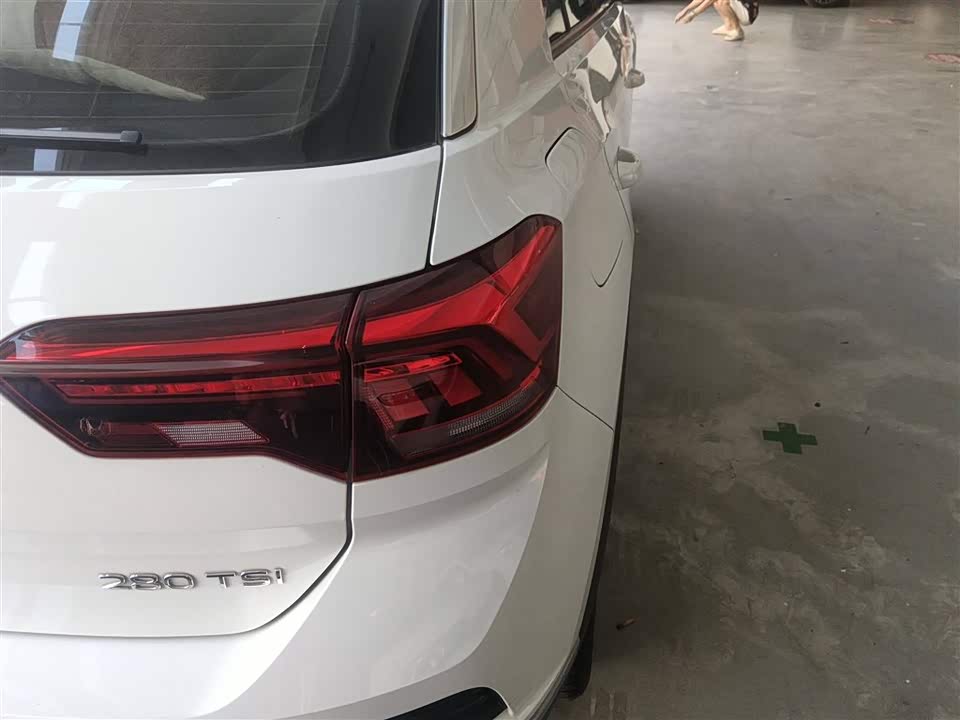 Volkswagen T-ROC exploring Songs