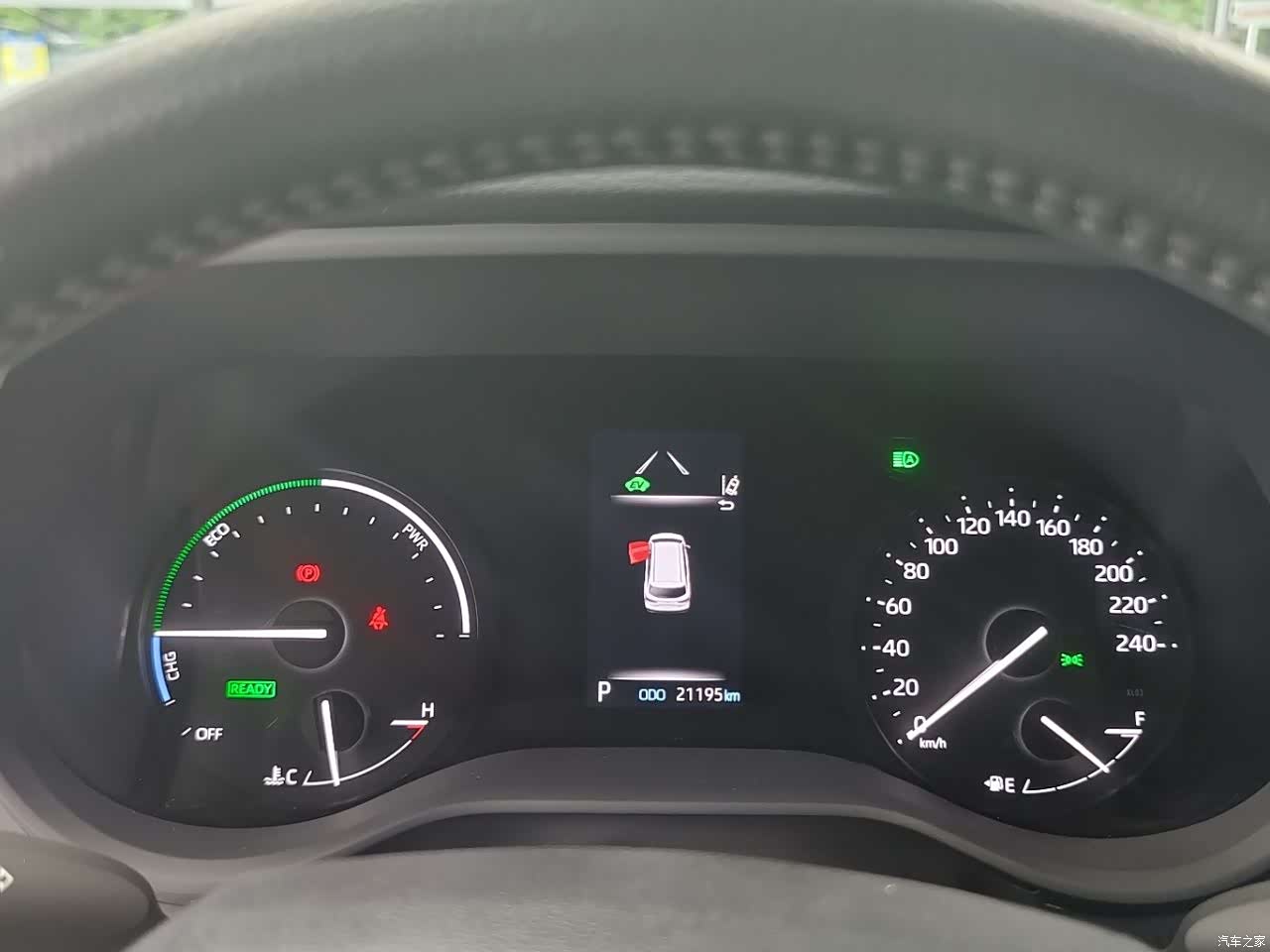 Toyota Sienna, 2023 все фото