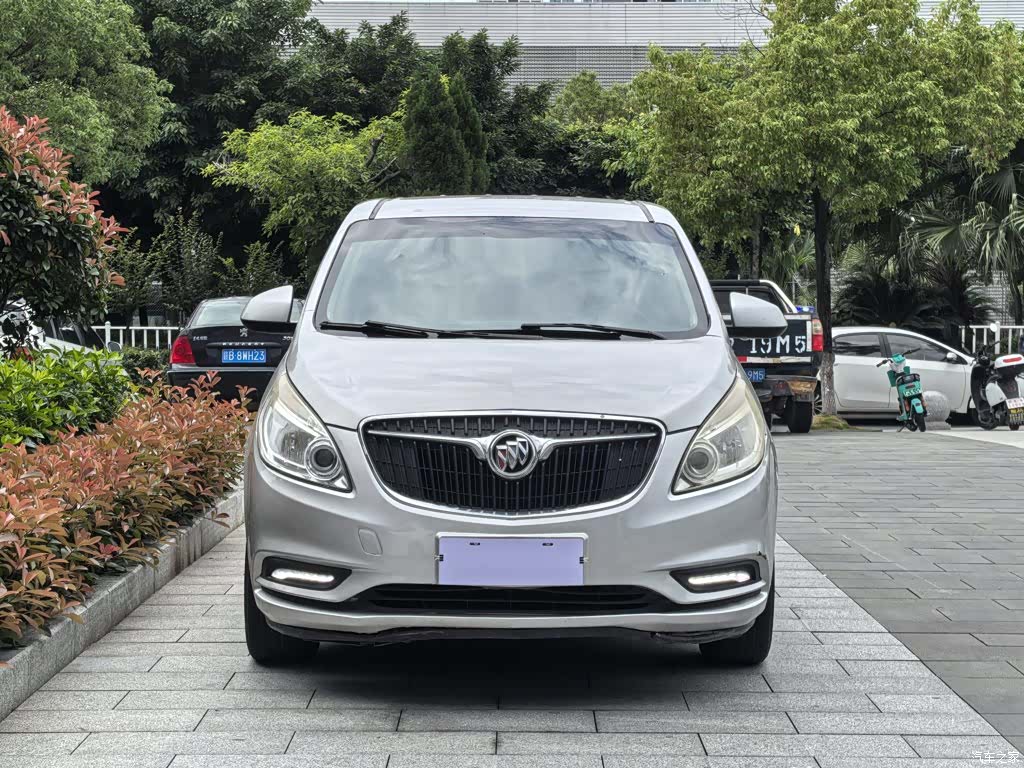 Buick GL8, 2017 2