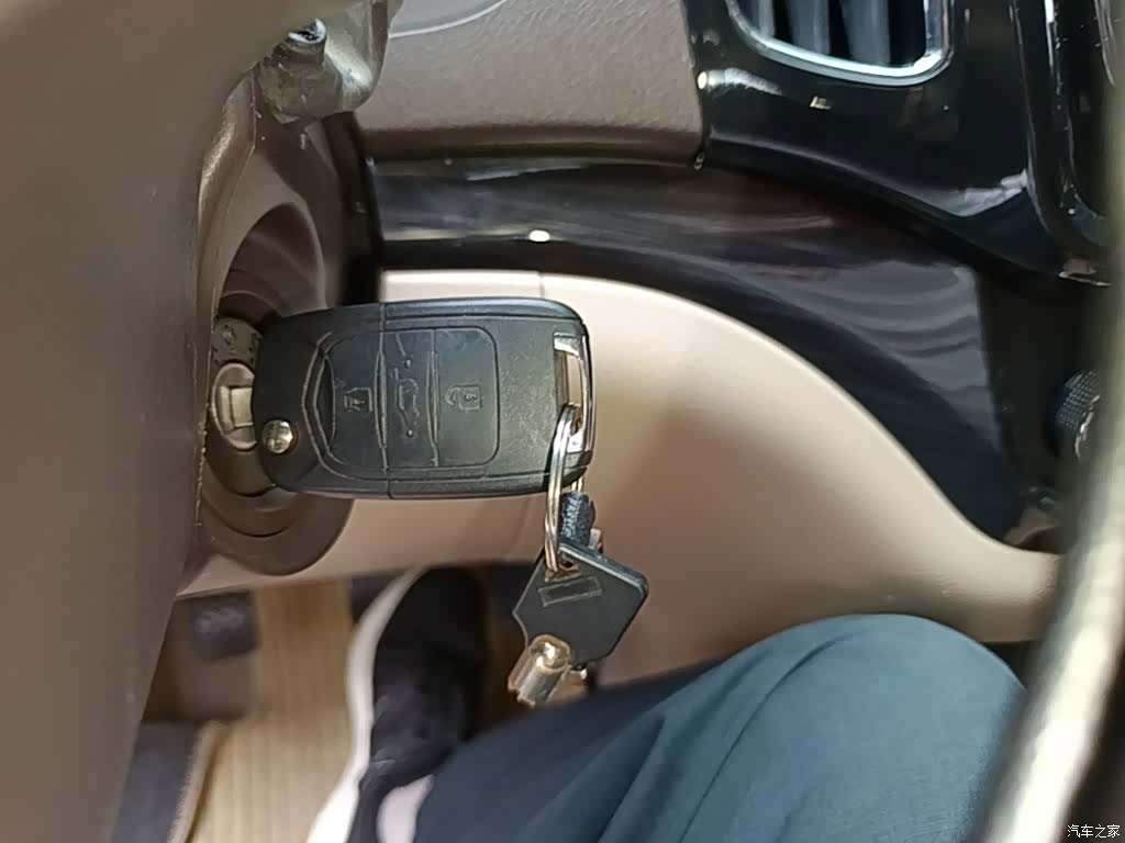 Wuling 730, 2015 9
