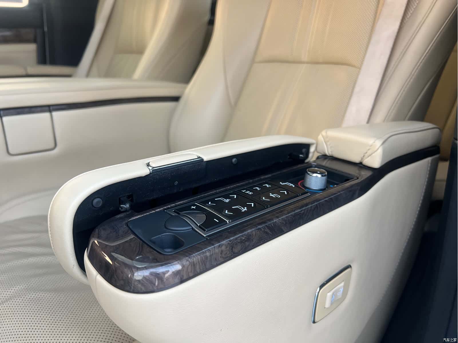 Toyota Alphard, 2018 14