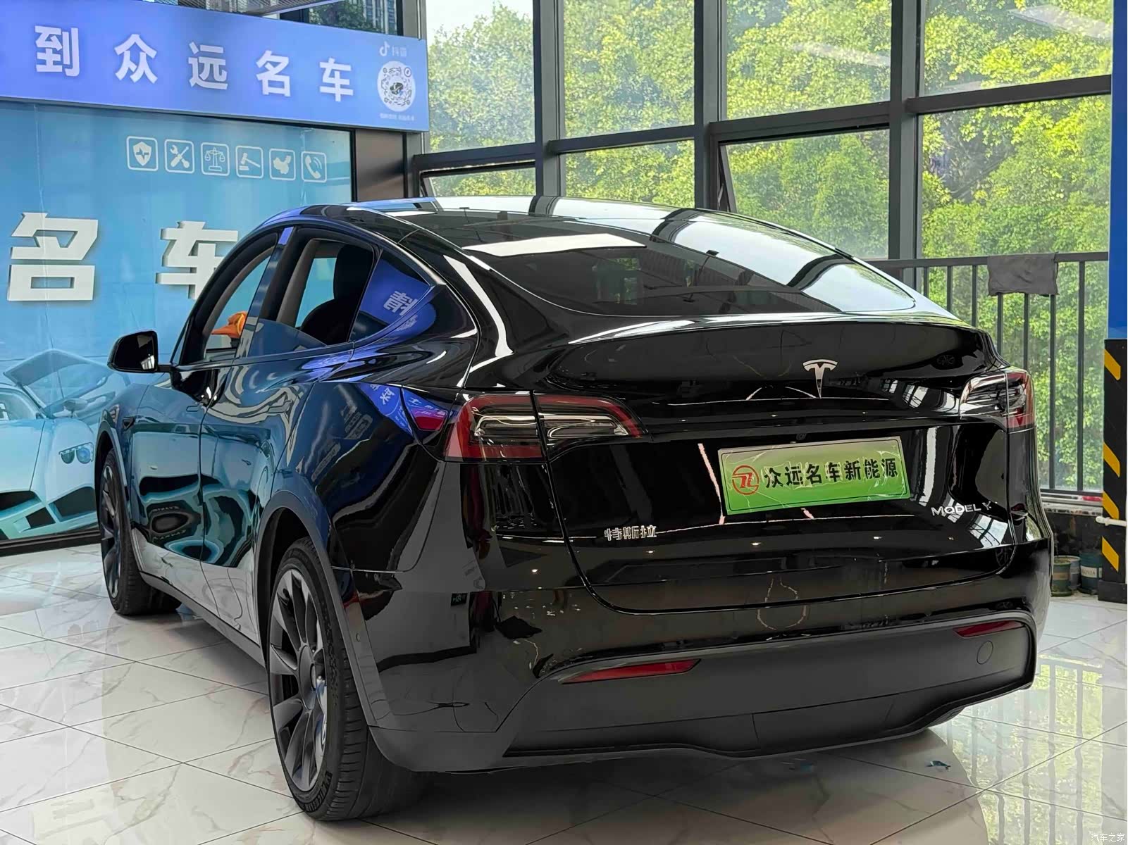 Tesla Model Y, 2022 17
