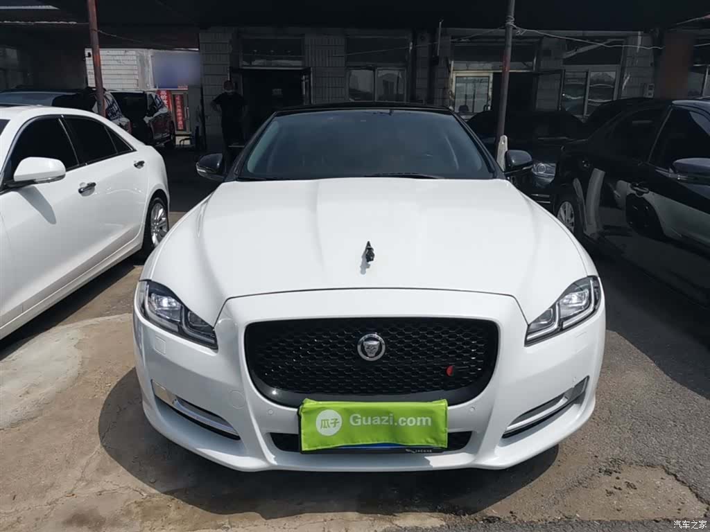 Jaguar XJ, 2017 3