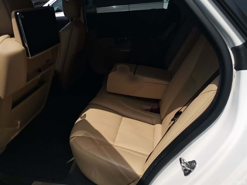Jaguar XJ, 2017 17