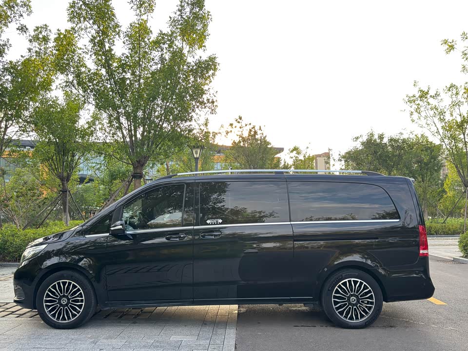 Mercedes-Benz V-class