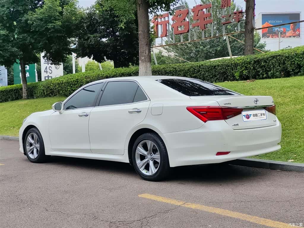 Toyota Crown, 2016 4