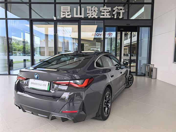 BMW i4 2023 eDrive35