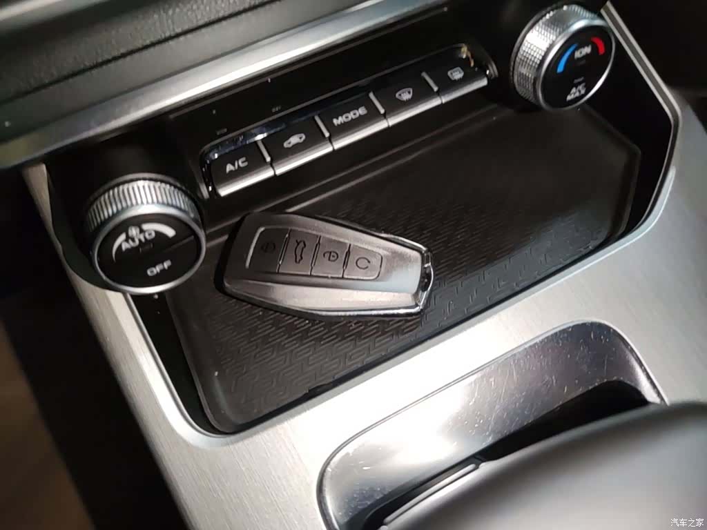Geely Coolray, 2021 9