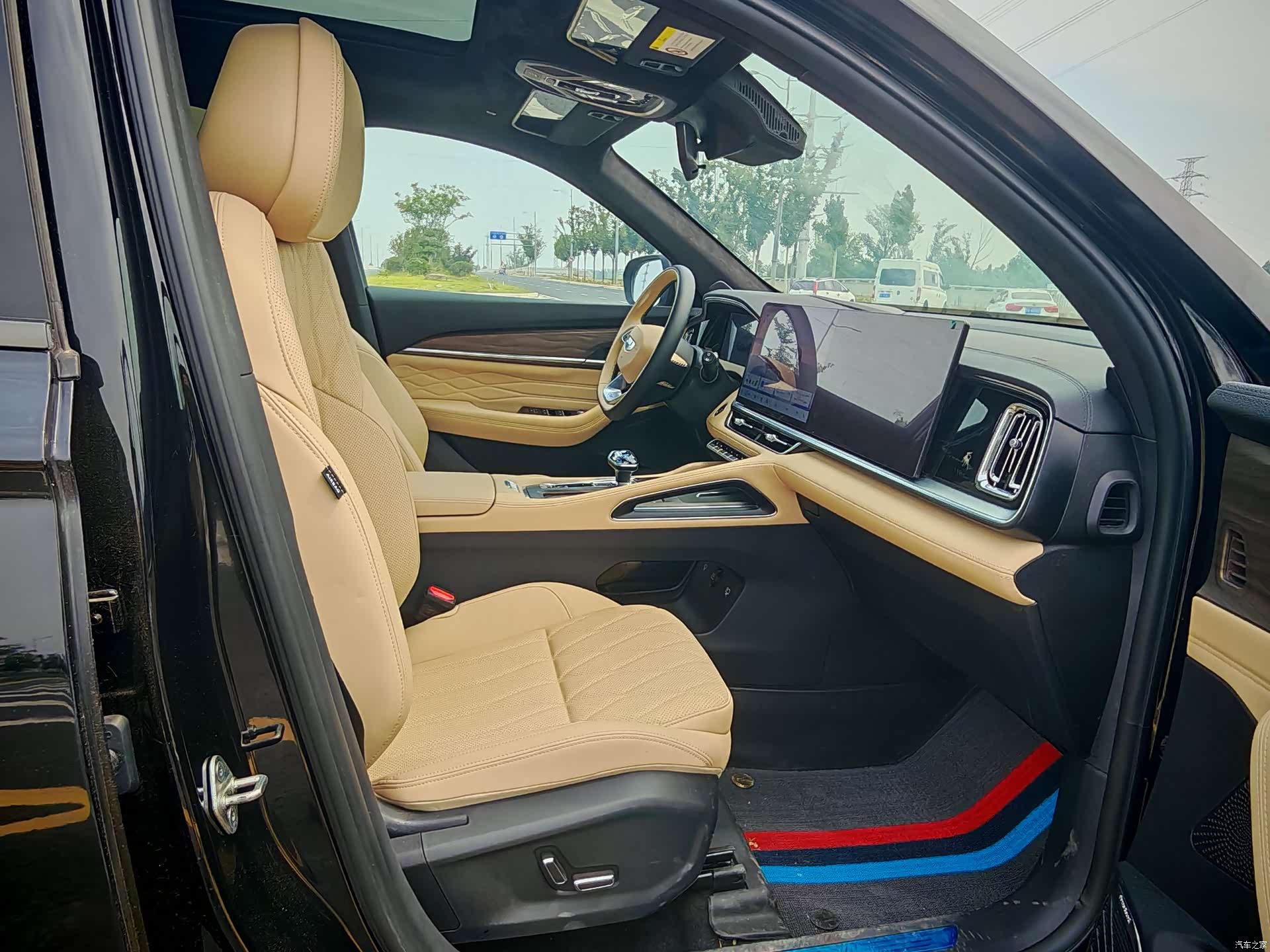 Geely Xingyue L, 2025 8