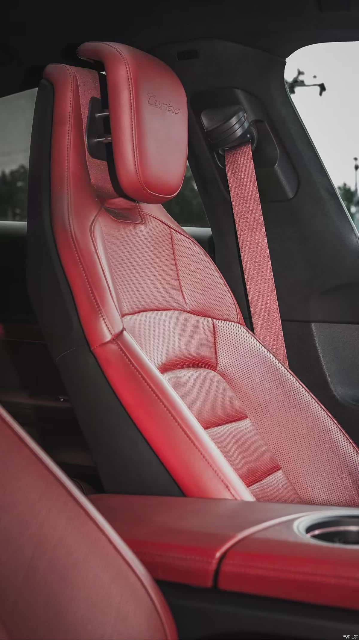 Porsche Taycan, 2020 11