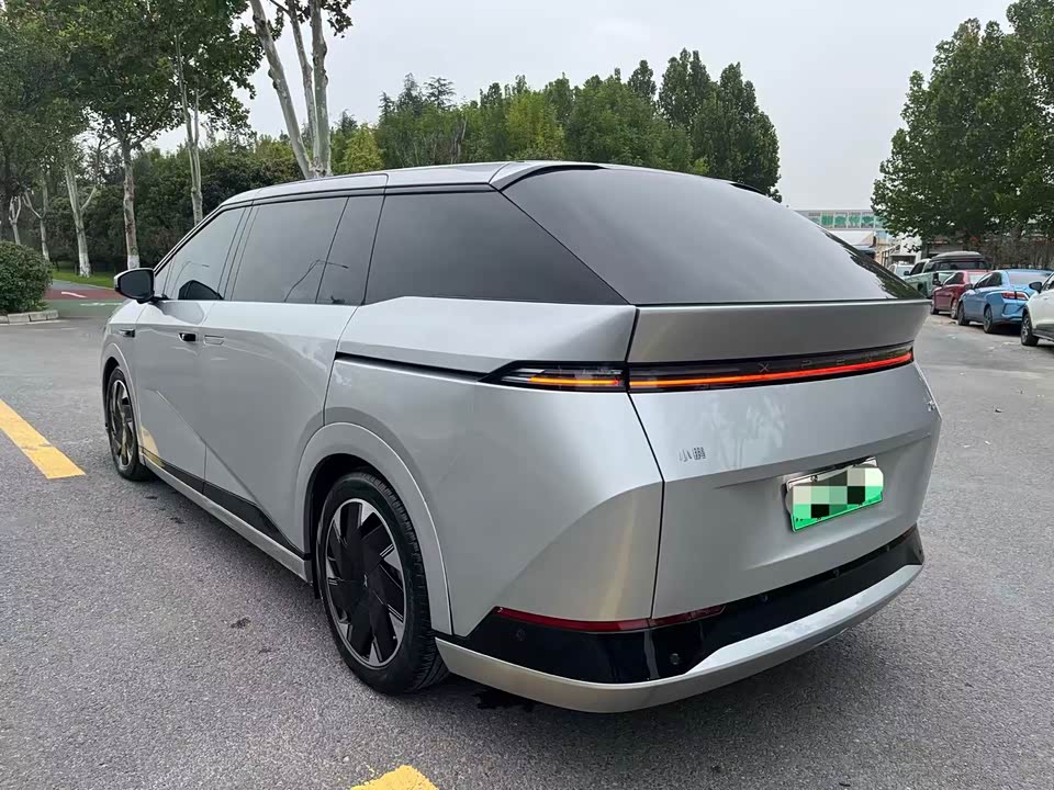 XPENG X9