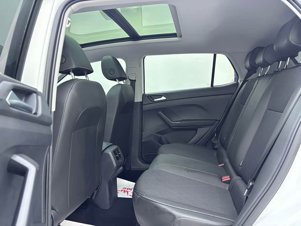 Volkswagen Exploring the shadow