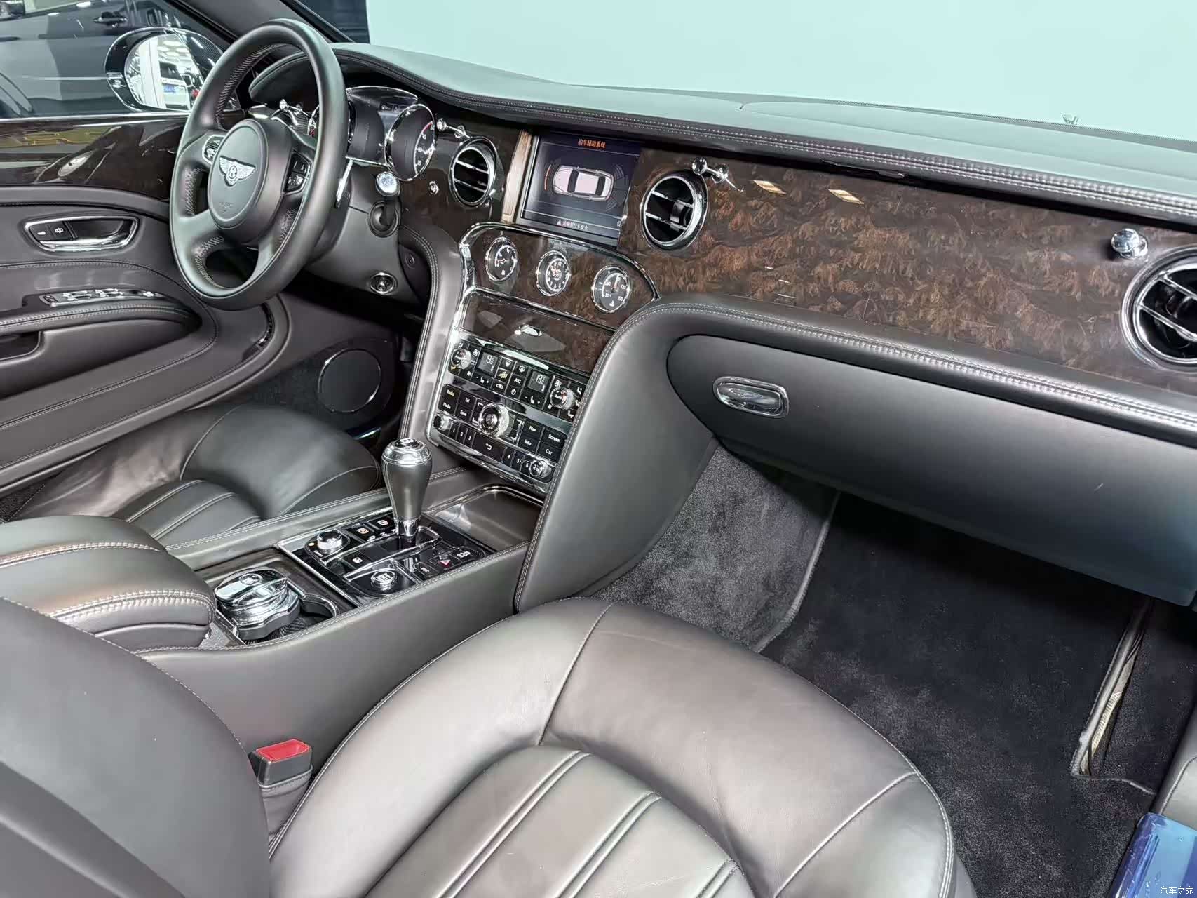 Bentley Mulsanne, 2015 11