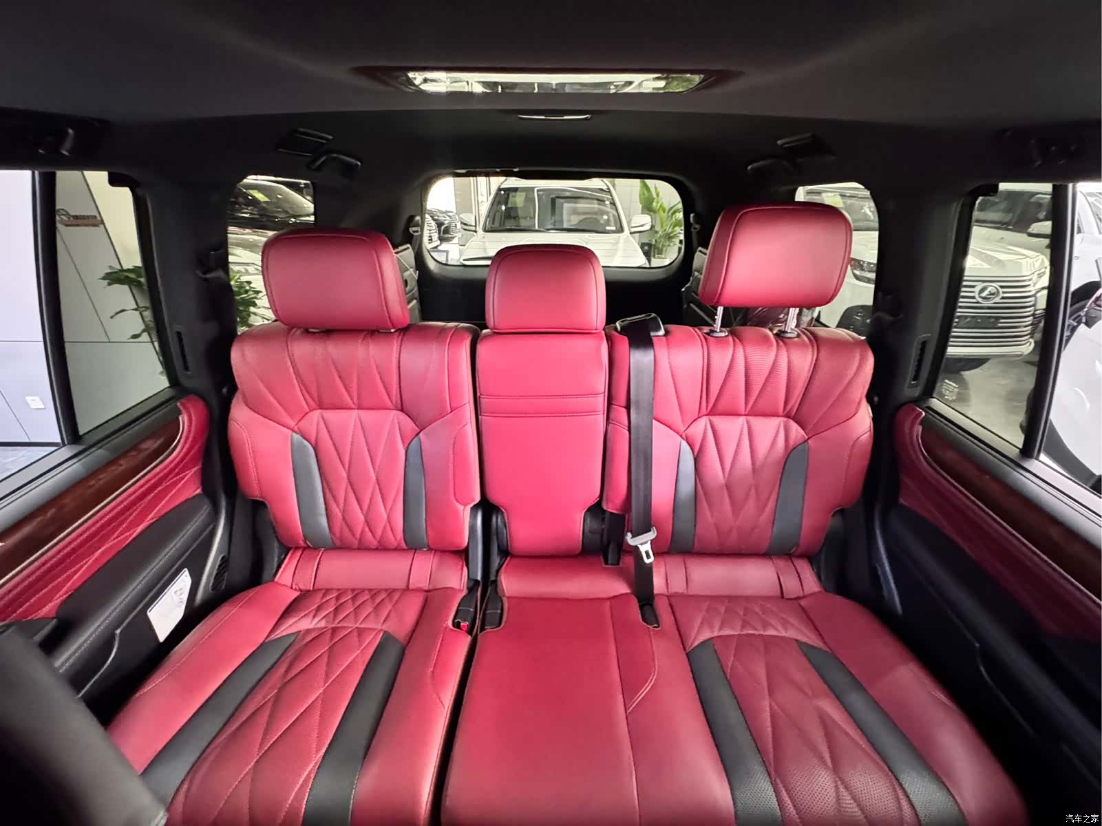 Lexus LX, 2023 11