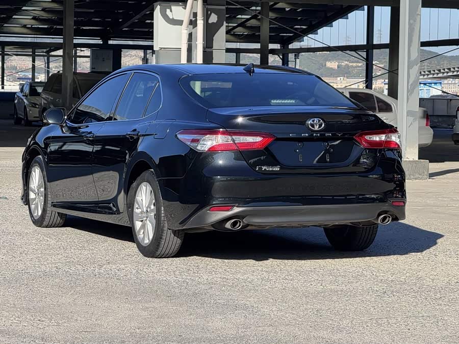 Toyota Camry 2023, фото 5