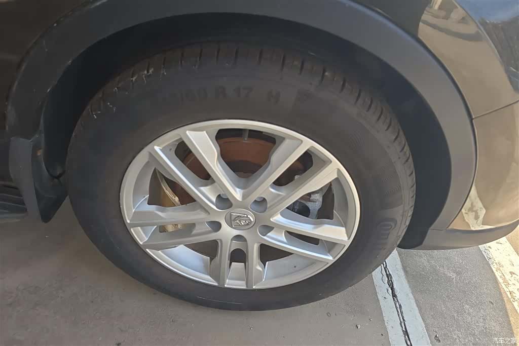 Wuling 560, 2016 6