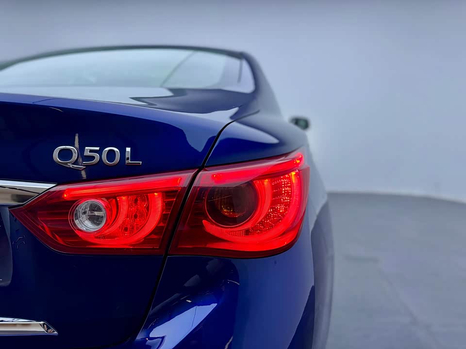 Infiniti Q50L