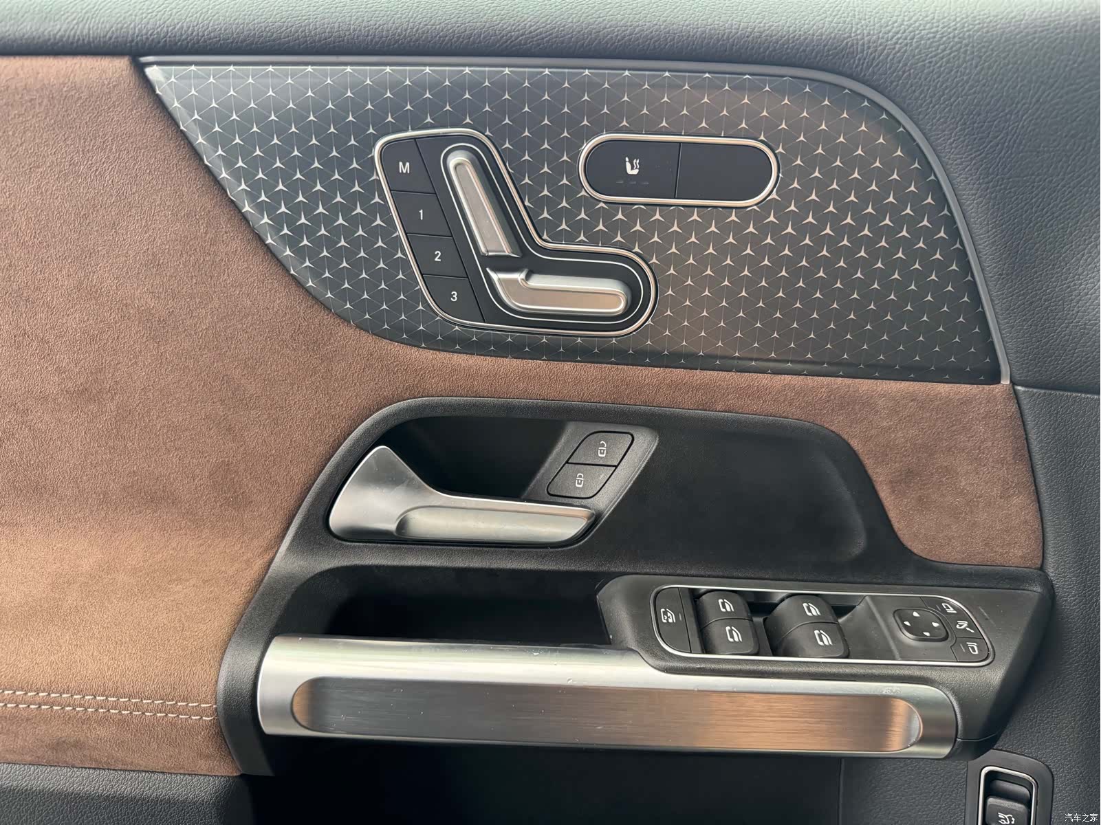 Mercedes-Benz GLB, 2025 14
