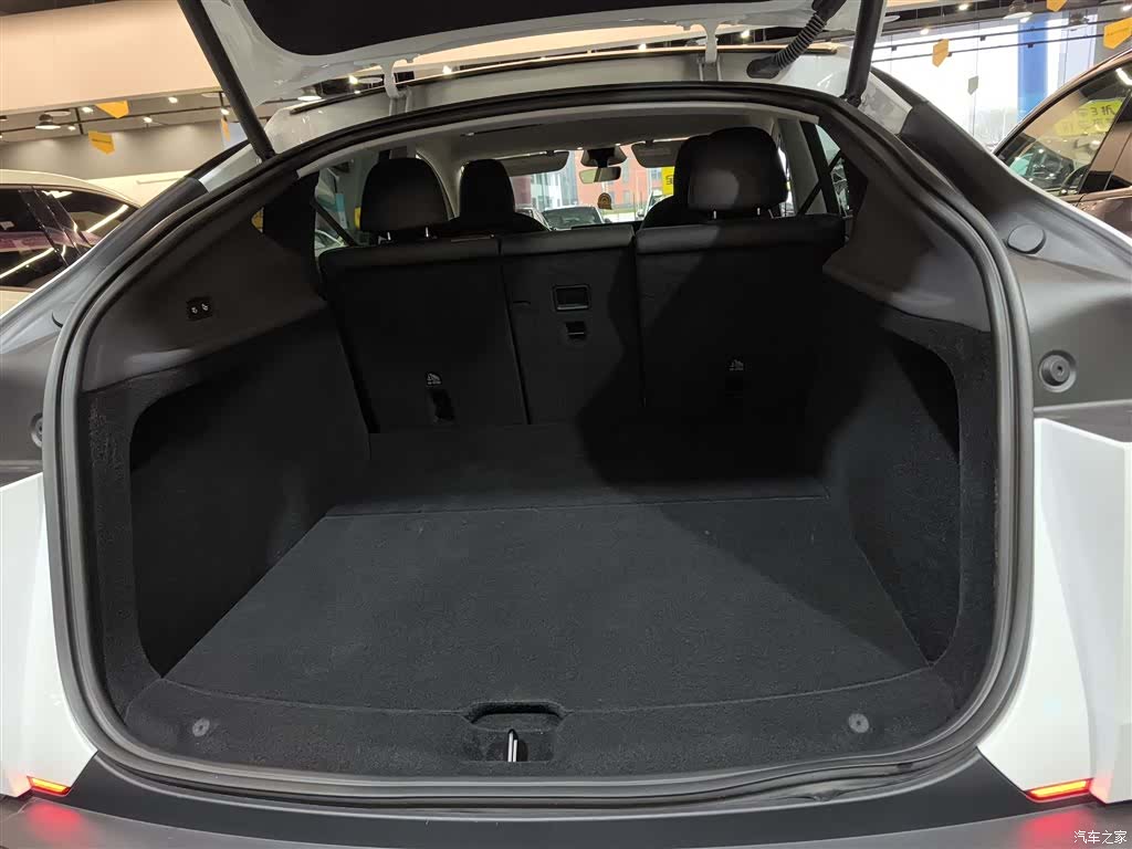 Tesla Model Y, 2025 15